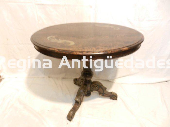 Antigua mesa en madera de nogal - Imagen 1