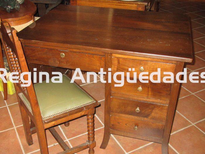 Antiguo escritorio - Imagen 1