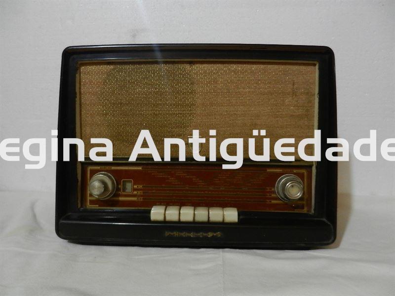 Radio antigua de valvulas (Philips ) - Imagen 1